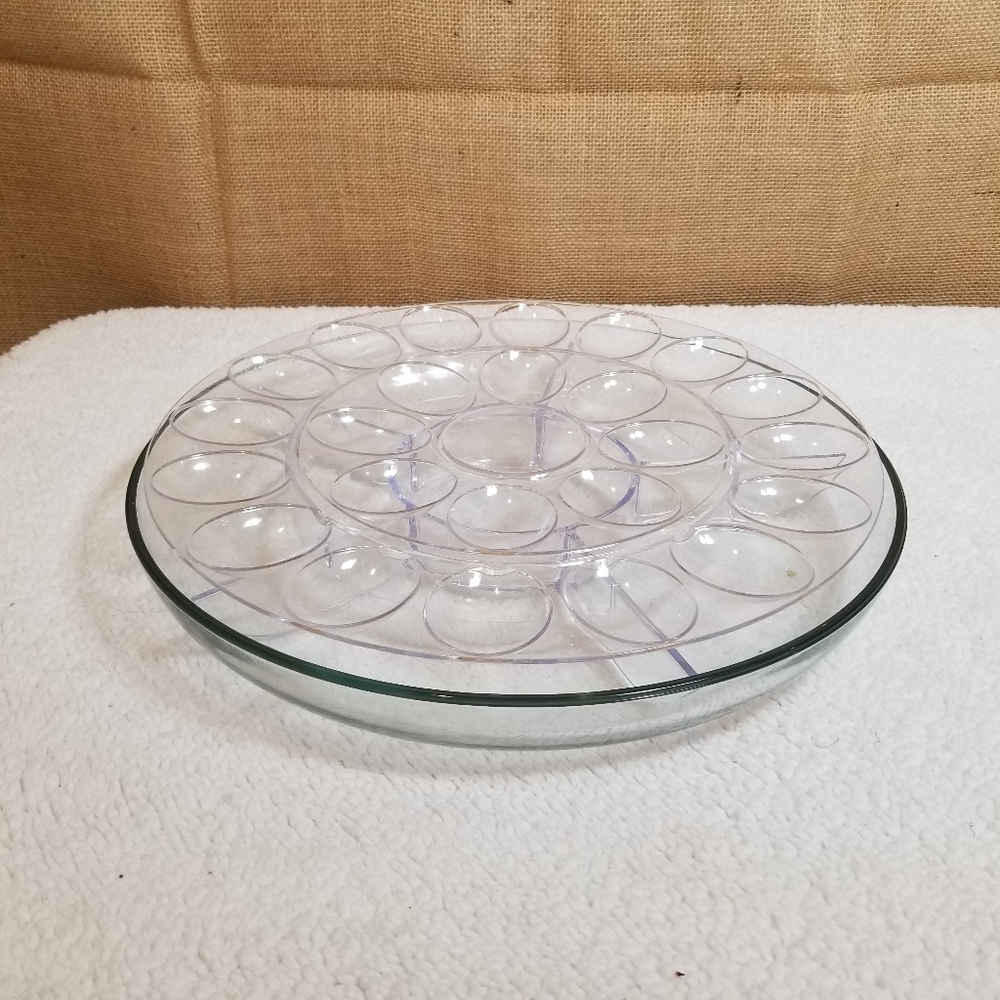 This Anchor Hocking glass serving set 3 piece set